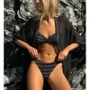 Bas de maillot de bain irisé et rayé
