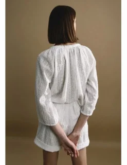 Blusa de manga 3/4 en tejido bordado