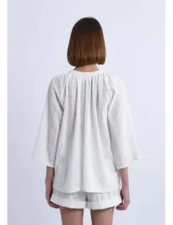 Blusa de manga 3/4 en tejido bordado