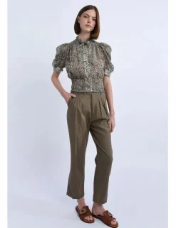 Blusa de manga corta abullonada con estampado