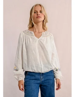 Blusa de manga larga con detalles bordados