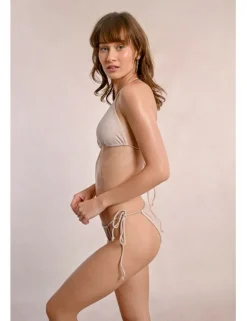 Braguita de bikini en tejido brillante con lazada