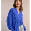 Camisa con volantes y estampado