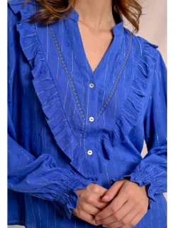 Camisa con volantes y estampado