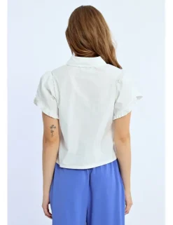 Camisa de manga corta detalle volantes