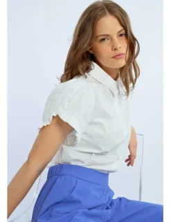 Camisa de manga corta detalle volantes