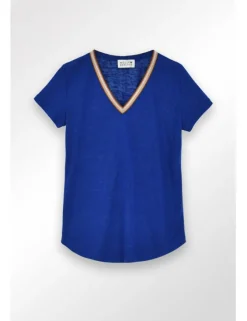Camiseta de manga corta con detalle en el escote