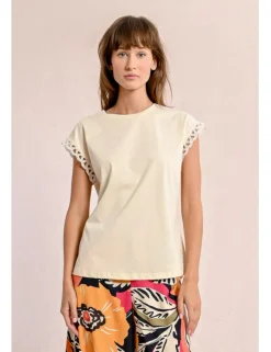 Camiseta de manga corta con detalles bordados