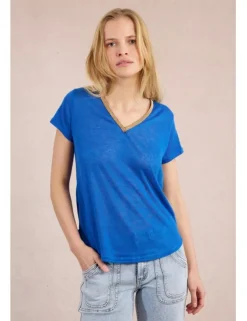 Camiseta de manga corta con detalle en el escote