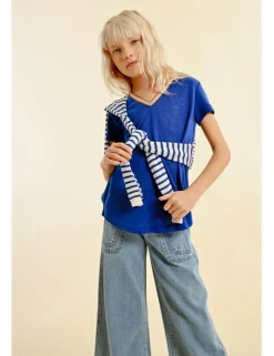 Camiseta de manga corta con detalle en el escote