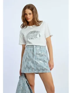 Camiseta de manga corta con estampado frontal