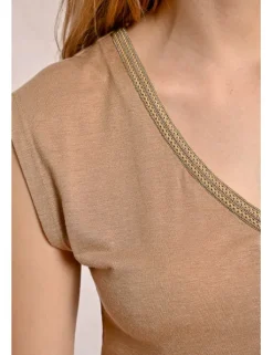 Camiseta de manga corta detalle ribete