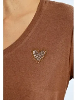 Camiseta de manga corta estampado corazón