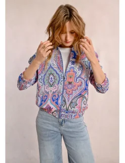 Chaqueta tipo bomber con estampado