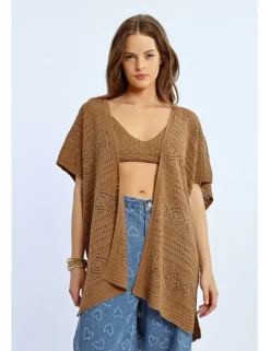Cárdigan estilo kimono de crochet