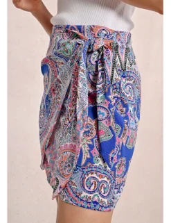 Falda corta con estampado y lazada