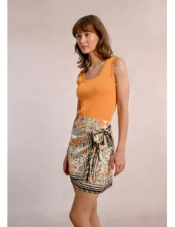 Falda corta con estampado y lazada