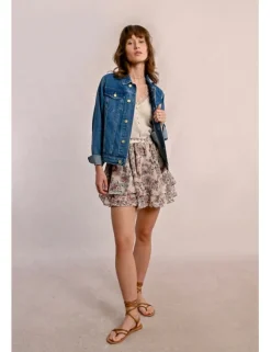Falda corta con estampado y volantes