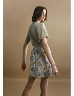 Falda corta con volantes y estampado