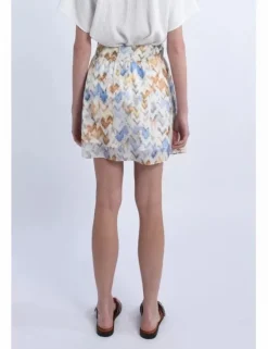 Falda corta con volantes y estampado