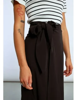 Falda midi con lazada