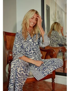 Kimono de manga larga con lazada y estampado