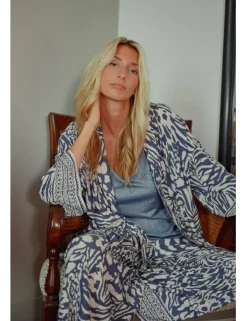 Kimono de manga larga con lazada y estampado