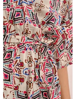 Mono corto con lazada y estampado