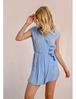 Mono corto con lazada y lunares