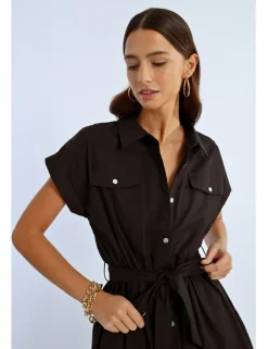 Mono de manga corta con bolsillos y lazada