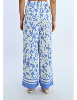 Pantalón largo amplio con estampado floral