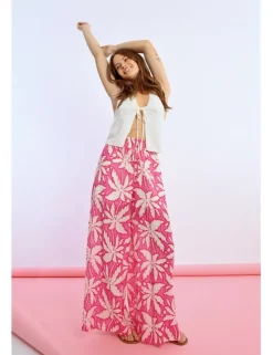 Pantalón largo ancho con estampado