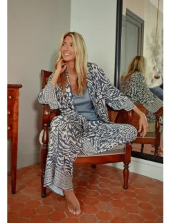 Pantalón largo con estampado animal