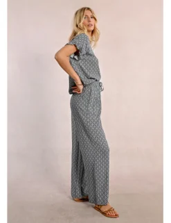 Pantalón largo con estampado y lazada