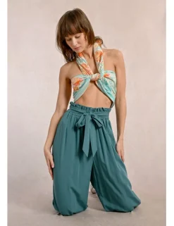 Pantalón largo con lazada y pliegues