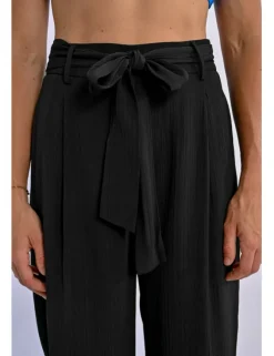 Pantalón largo con lazada y pliegues