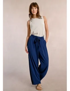 Pantalón largo con lazada y pliegues