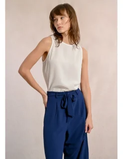 Pantalón largo con lazada y pliegues
