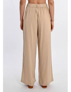 Pantalón largo con lazada y pliegues