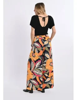 Pantalón largo de perneras anchas con estampado