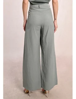 Pantalón largo detalle pliegues