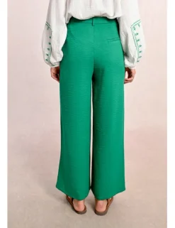 Pantalón largo detalle pliegues