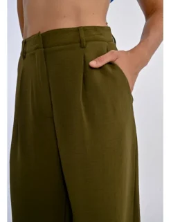 Pantalón largo detalle pliegues