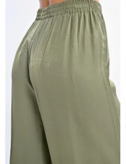 Pantalón largo detalle pliegues