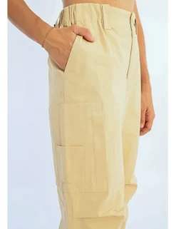 Pantalón largo estilo militar