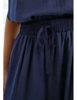 Pantalón largo perneras anchas