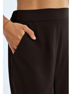 Pantalón largo perneras anchas