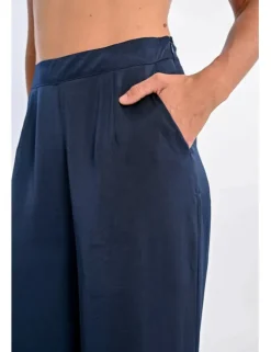 Pantalón largo perneras anchas