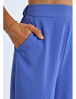 Pantalón largo perneras anchas