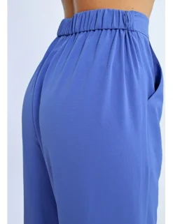 Pantalón largo perneras anchas